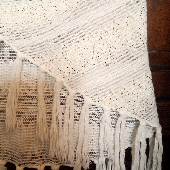 Vintage Knit Shawl with Golden Thread Chevron Pattern - Picture 4 of 9